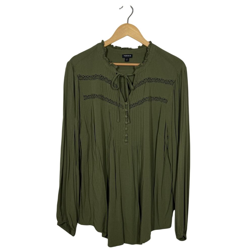 Torrid Peasant Blouse Women's Size 2 Olive Green Boho Tie Neck Ruffle Pleated